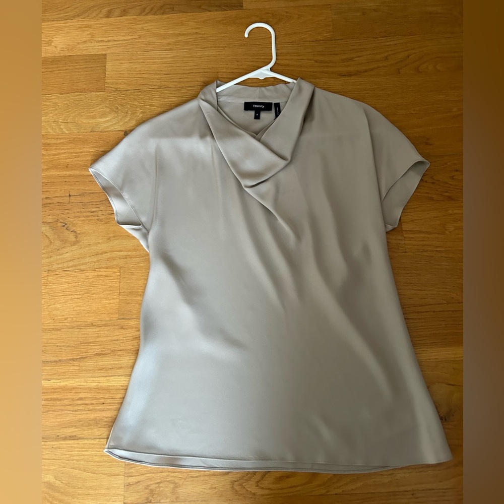 NWT THEORY Elegant beige Women's Top